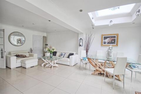 14 Chiltern Close, Ware, SG12 0RN