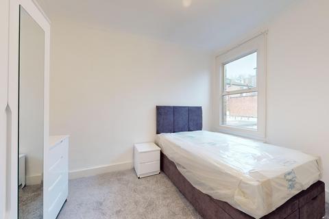 4 bedroom maisonette to rent, Parfrey Street, London W6