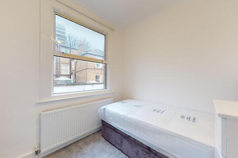 4 bedroom maisonette to rent, Parfrey Street, London W6