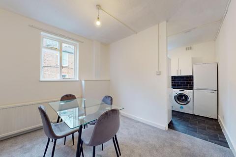 4 bedroom maisonette to rent, Parfrey Street, London W6