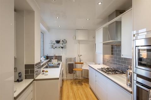 2 bedroom flat for sale, Moor Court, Westfield, Gosforth, Newcastle upon Tyne