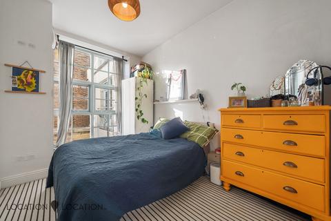 1 bedroom flat for sale, Urswick Road, Strand Building, E9