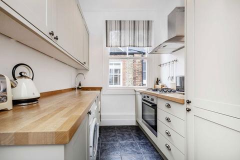 2 bedroom flat for sale, Moring Road, London SW17