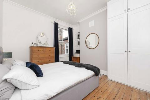 2 bedroom flat for sale, Moring Road, London SW17