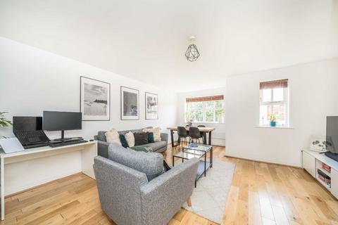 2 bedroom flat for sale, Macmillan Way, London SW17