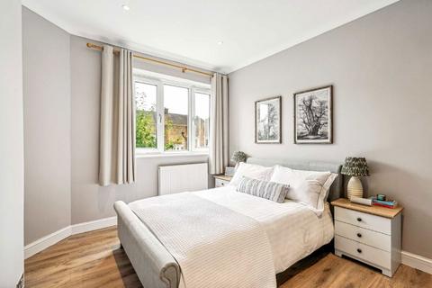 2 bedroom flat for sale, Tooting Grove, London SW17