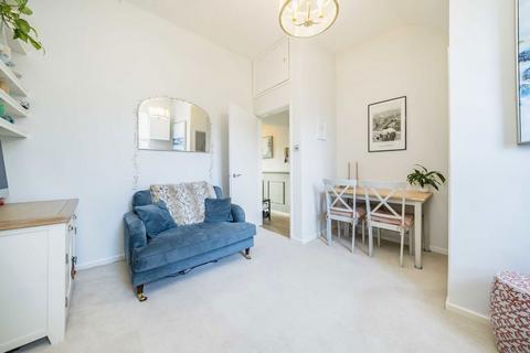 1 bedroom flat for sale, Longley Road, London SW17