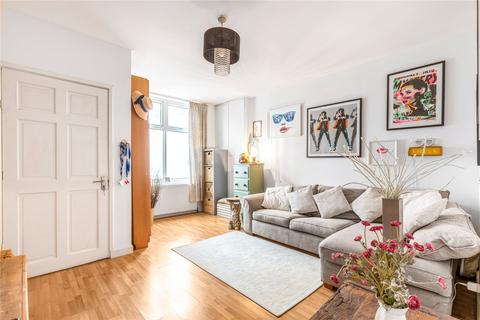 1 bedroom flat for sale, Blegborough Road, Furzedown, SW16