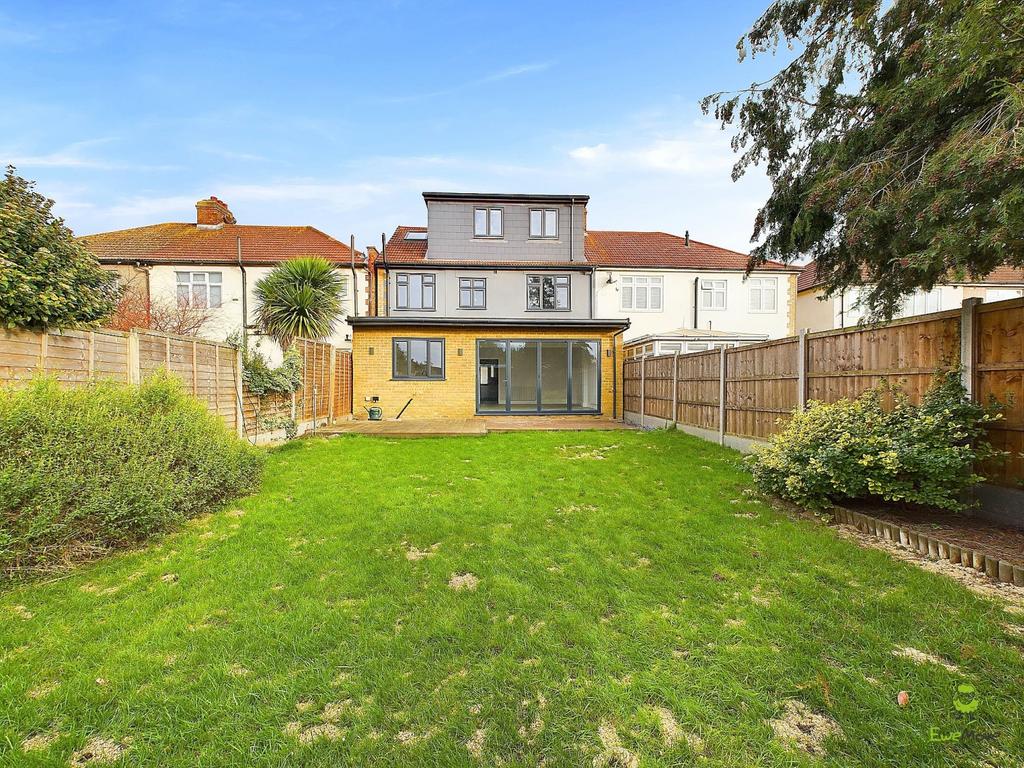Presented by Nicoleta at Ewe Move Bexleyheath and D
