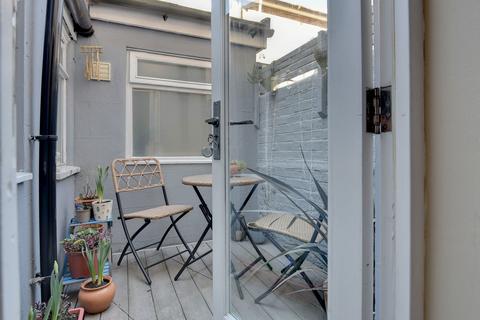 2 bedroom terraced house for sale, Frederick Gardens, Brighton & Hove BN1