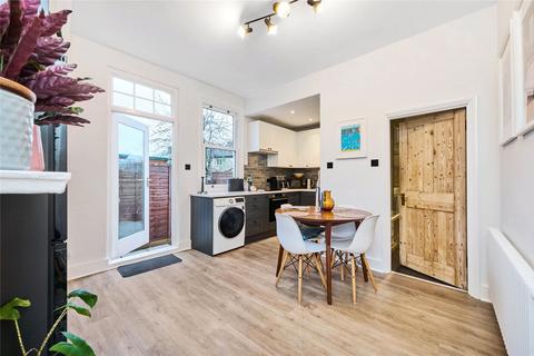 2 bedroom flat for sale, Salterford Road, Furzedown, SW17