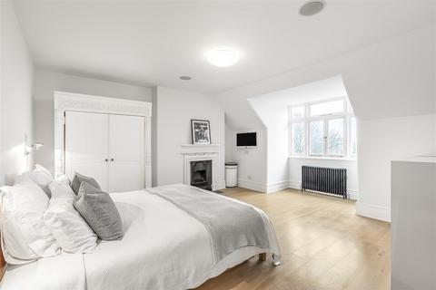 2 bedroom flat for sale, West Hill, London