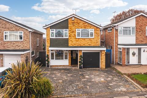 4 bedroom detached house for sale, Fairfield Gardens, Leigh-on-sea, SS9