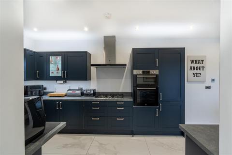 undefined, Harrogate Road, Leeds LS17