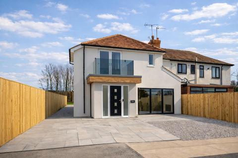 4 bedroom semi-detached house for sale, Harrogate Road, Leeds LS17