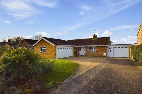 3 bedroom detached bungalow for sale, Oakview Drive, Downham Market PE38