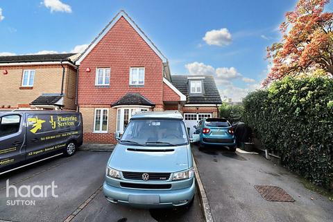 4 bedroom detached house for sale, Farrier Place, Sutton