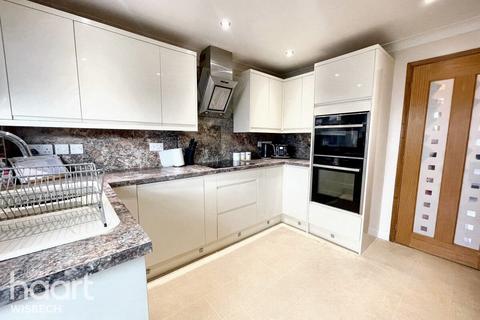 undefined, Gaultree Square, Emneth