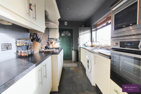 3 bedroom bungalow for sale, White Cross Road, S72 8ED