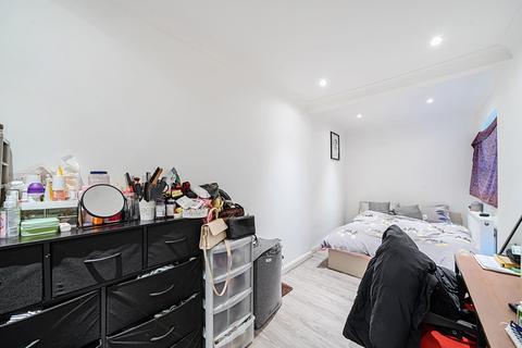 3 bedroom apartment for sale, Eglinton Hill, London