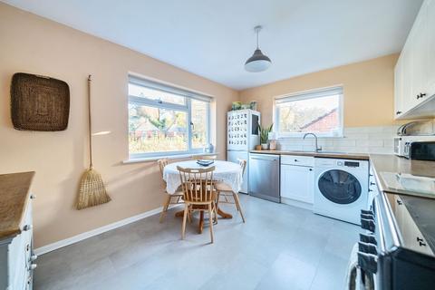 2 bedroom flat for sale, Lion Lane, Haslemere, GU27