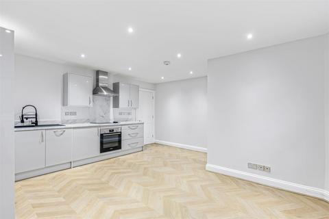 1 bedroom flat for sale, Roehampton Lane, Putney, SW15