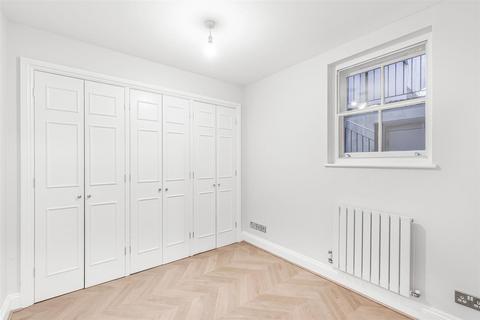 1 bedroom flat for sale, Roehampton Lane, Putney, SW15