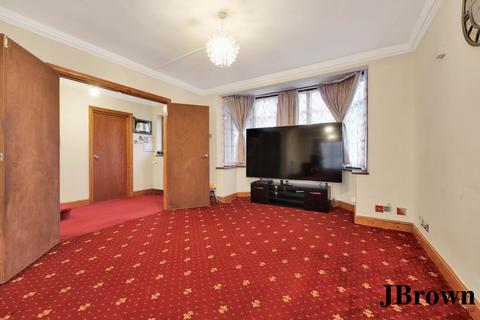 5 bedroom end of terrace house for sale, North Way, London, NW9