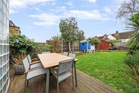 4 bedroom terraced house for sale, Craigton Road, London