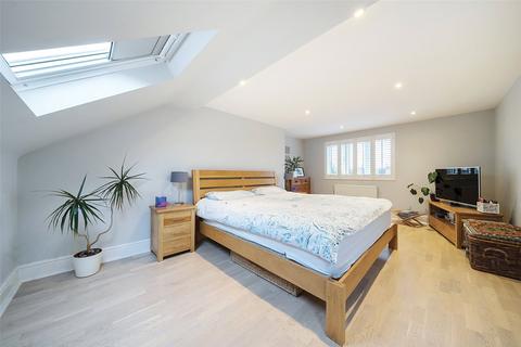 4 bedroom terraced house for sale, Craigton Road, London