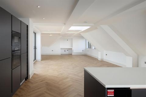 2 bedroom penthouse for sale, Wood Lane, Leeds LS6