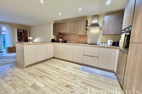 4 bedroom end of terrace house for sale, Whitmore Drive, Colchester, CO4