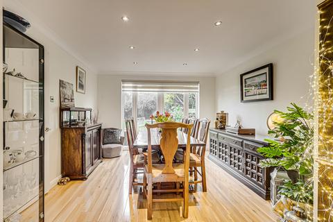 17 Ravendale Way, Shoeburyness, Southend-on-sea, SS3 8YA
