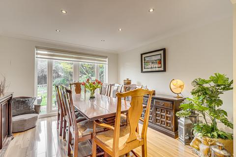 17 Ravendale Way, Shoeburyness, Southend-on-sea, SS3 8YA