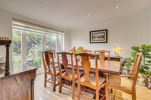 17 Ravendale Way, Shoeburyness, Southend-on-sea, SS3 8YA