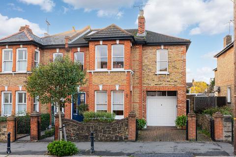 4 bedroom semi-detached house for sale, Station Road, Leigh-on-sea, SS9