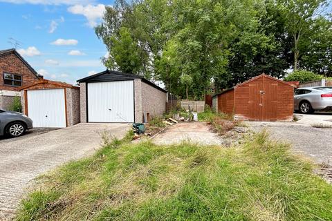 2 bedroom terraced house for sale, Ringlow Park Road, Manchester M27