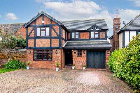 4 bedroom detached house for sale, Withypool, Southend-on-sea, SS3