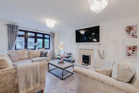 4 bedroom detached house for sale, Withypool, Southend-on-sea, SS3