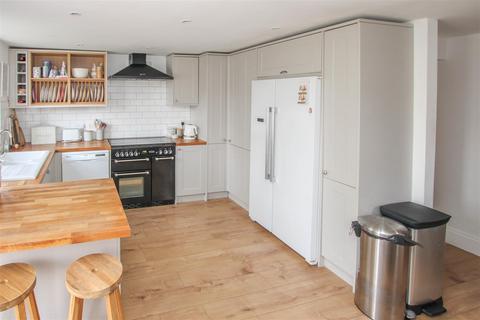 11 Hammonds Lane, Great Warley, Brentwood, CM13 3AH