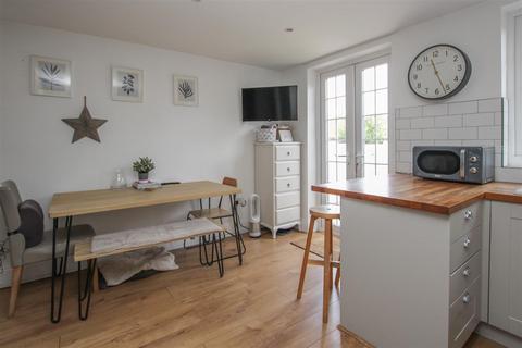 11 Hammonds Lane, Great Warley, Brentwood, CM13 3AH
