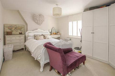 11 Hammonds Lane, Great Warley, Brentwood, CM13 3AH