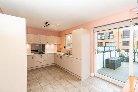 18 Fletcher Crescent, Edinburgh, EH6 6AS