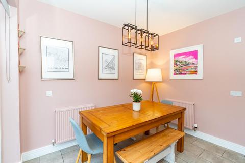 18 Fletcher Crescent, Edinburgh, EH6 6AS