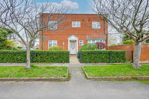 3 bedroom semi-detached house for sale, Southbourne Grove, Westcliff-on-sea, SS0