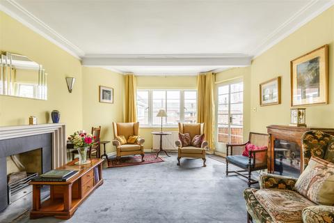 3 bedroom flat for sale, Roehampton Close, Putney, SW15