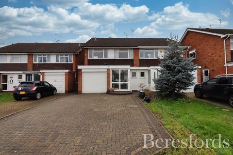 4 bedroom semi-detached house for sale, Chestnut Walk, Chelmsford, CM1