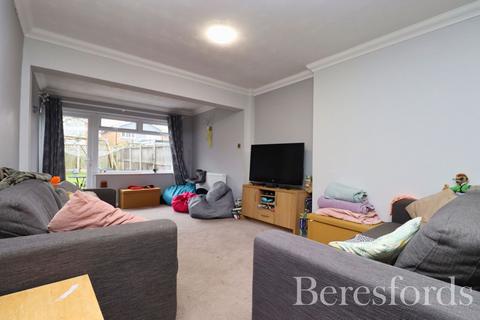 4 bedroom semi-detached house for sale, Chestnut Walk, Chelmsford, CM1