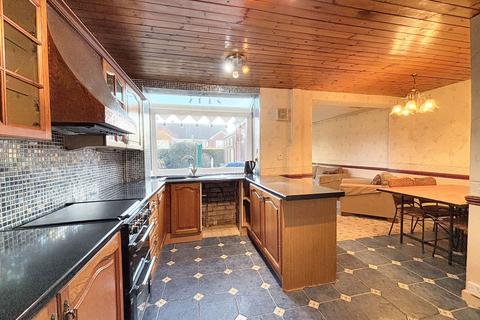 3 bedroom property for sale, Ellenbrook Road, Manchester M28