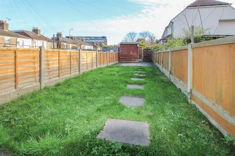 2 bedroom terraced house for sale, North Road Avenue, Brentwood